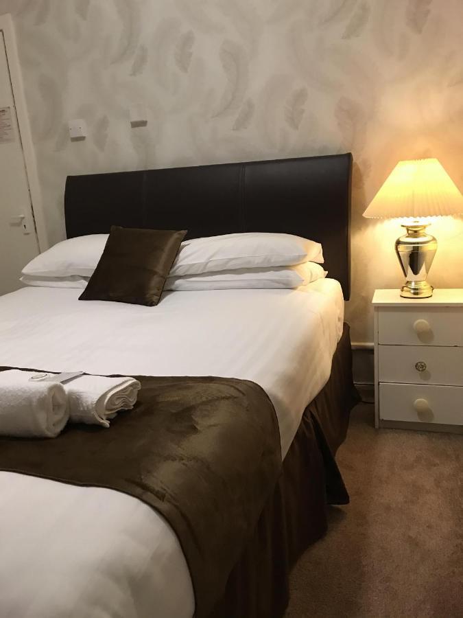 The Feathers Bed & Breakfast Blackpool