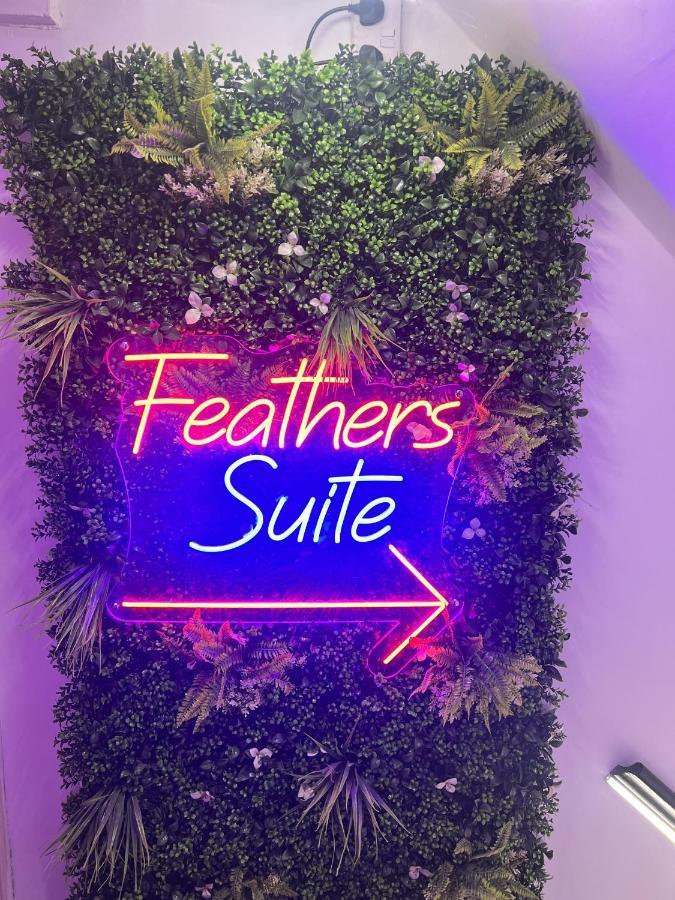 Bed & Breakfast The Feathers 3*